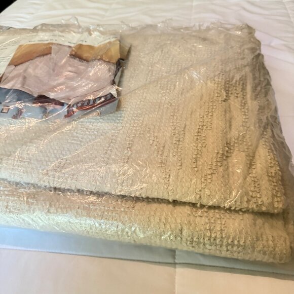 Heritage Bedspreads The Johnstown USA Made Vintage Chenille Hobnail Fringed - Picture 6 of 10